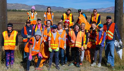 Students Give Back to the Community Highway cleanup creates bonds Students Give Back to the Community Highway cleanup creates bonds